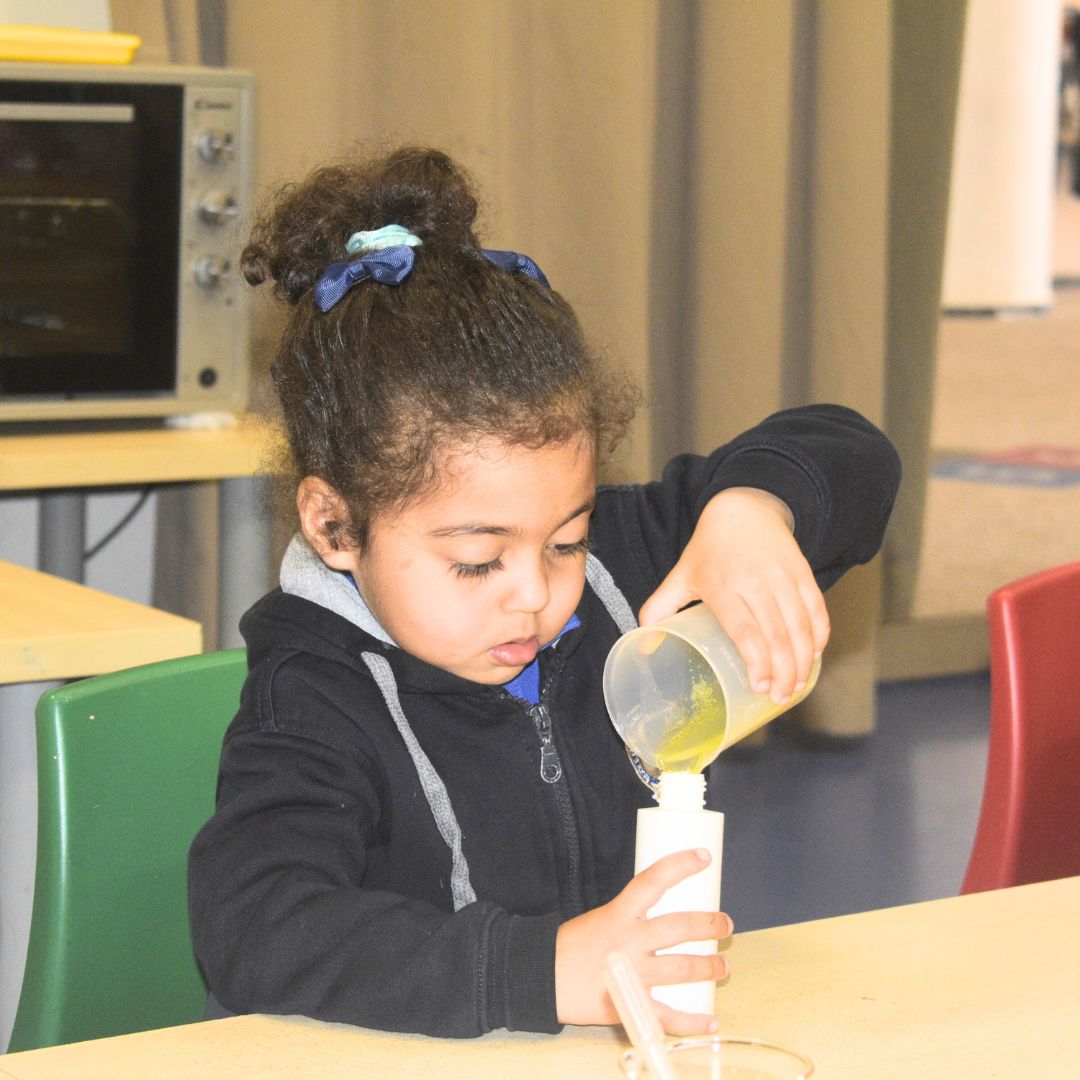 Les élèves de MS découvrent la fabrication de savon École Française — free download